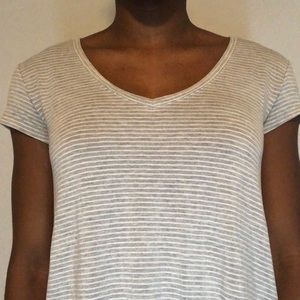 American Eagle Tee shirt Yellow and Grey stripes